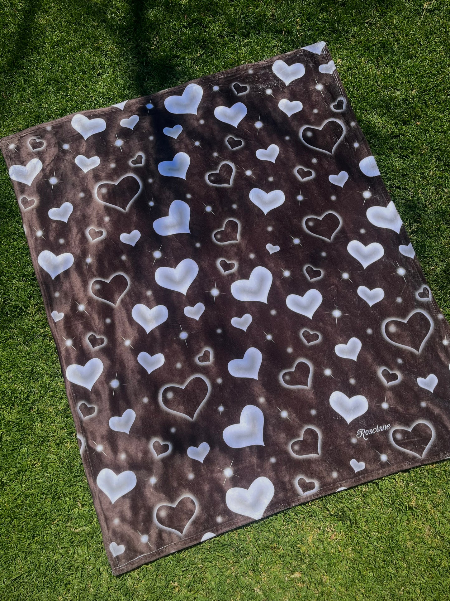 brown airbrush hearts blanket