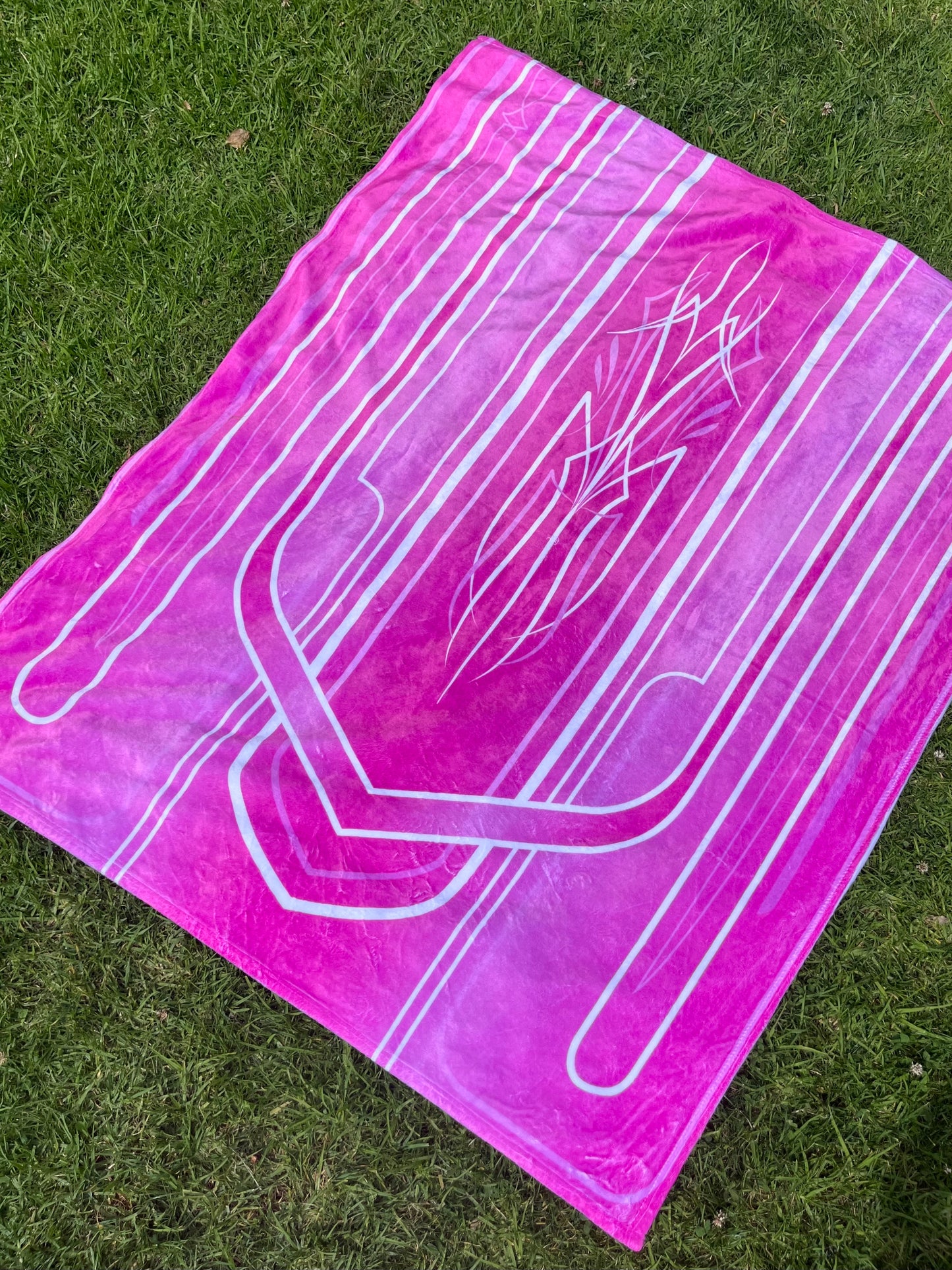 pink lowrider pinstripe hood blanket