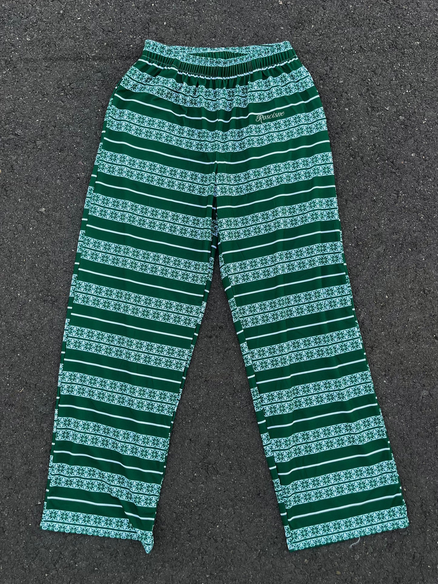 green Charlie Brown Xmas pajama pants