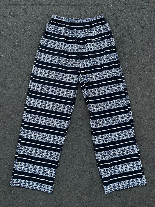 black Charlie Brown Xmas pajama pants